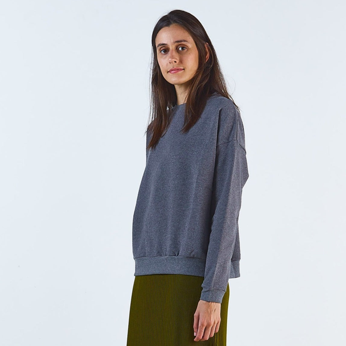 Sweatshirt femme Acentra en molleton coton bio – Anthracite | Poudre Organic 7