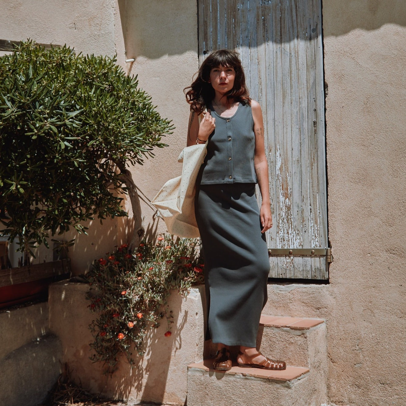 Jupe femme Hydrangée côtelée en coton bio – Pirate black | Poudre Organic 2