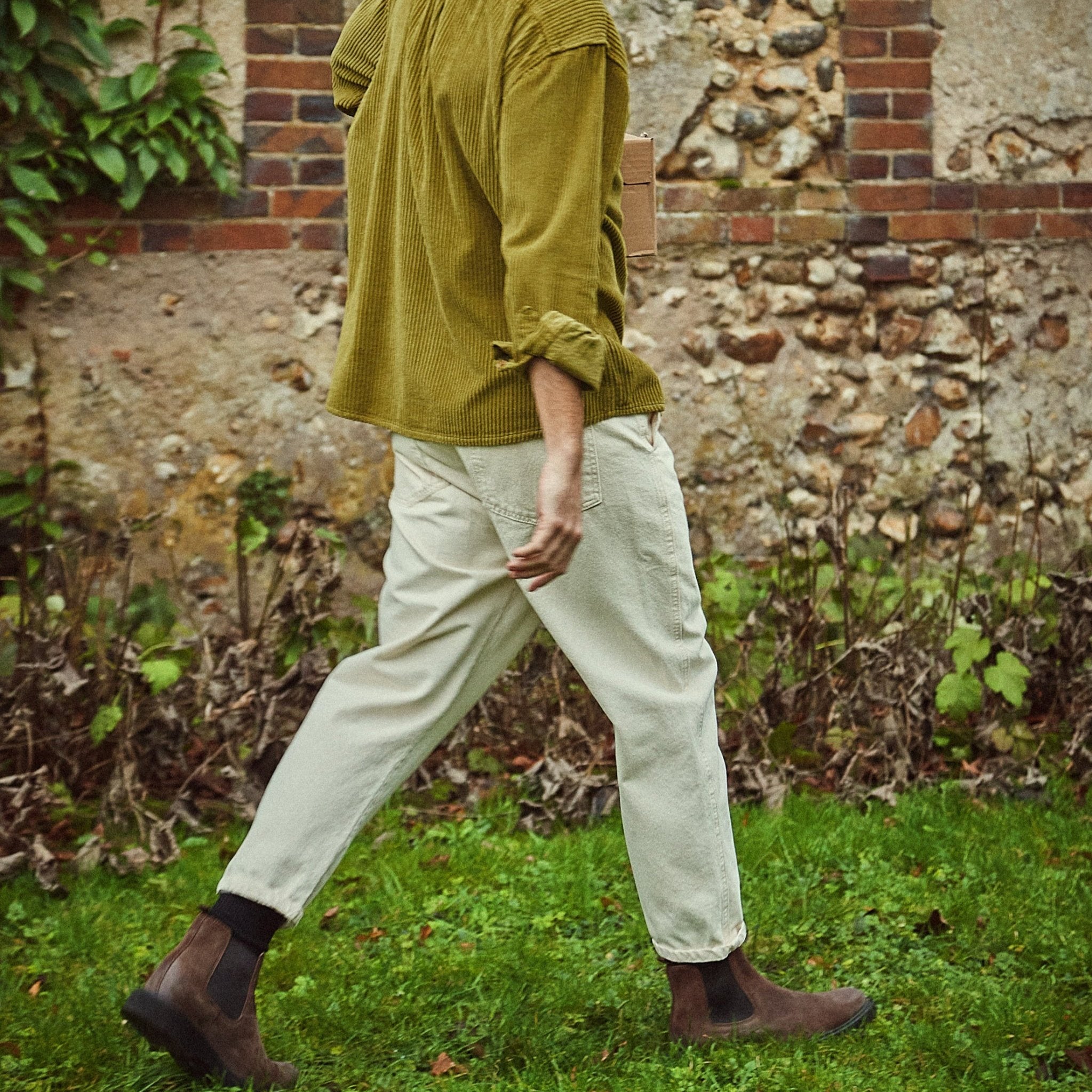 Pantalon denim adulte Carotte en coton bio – Denim noir | Poudre Organic 4