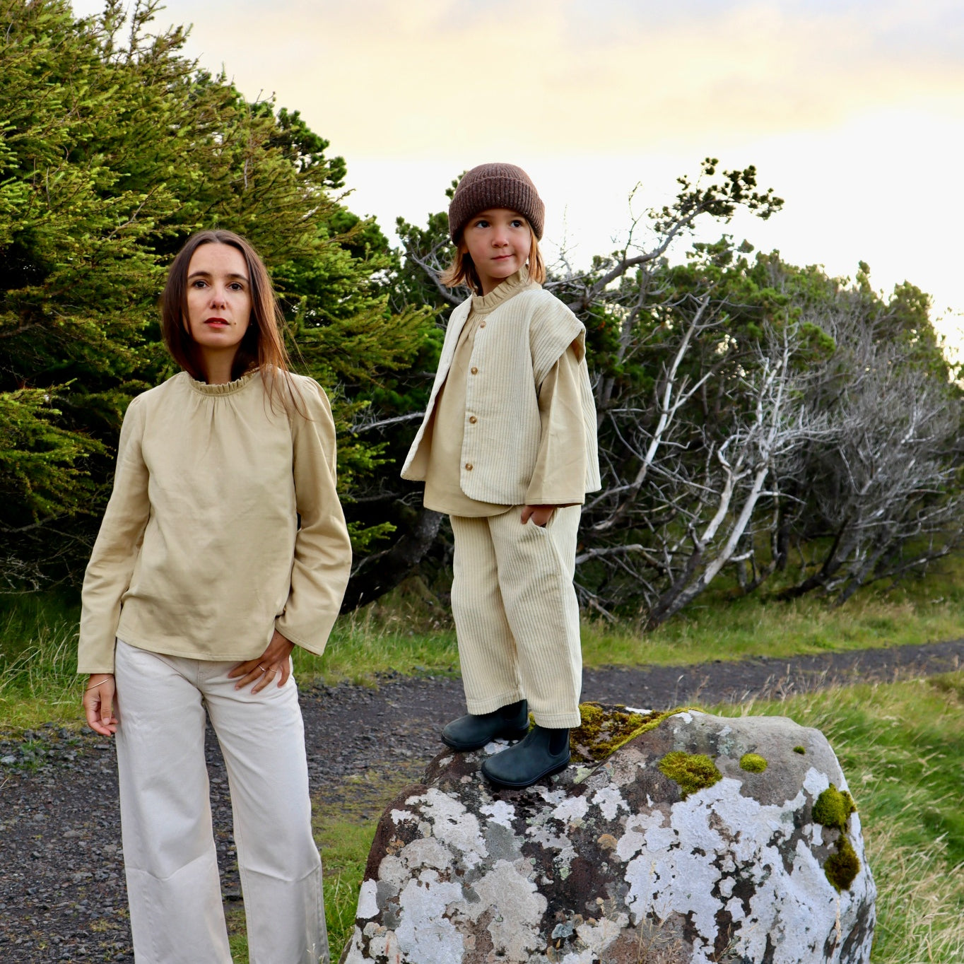 Veste kids Cyprès en velours côtelé coton bio – Pale khaki | Poudre Organic 3