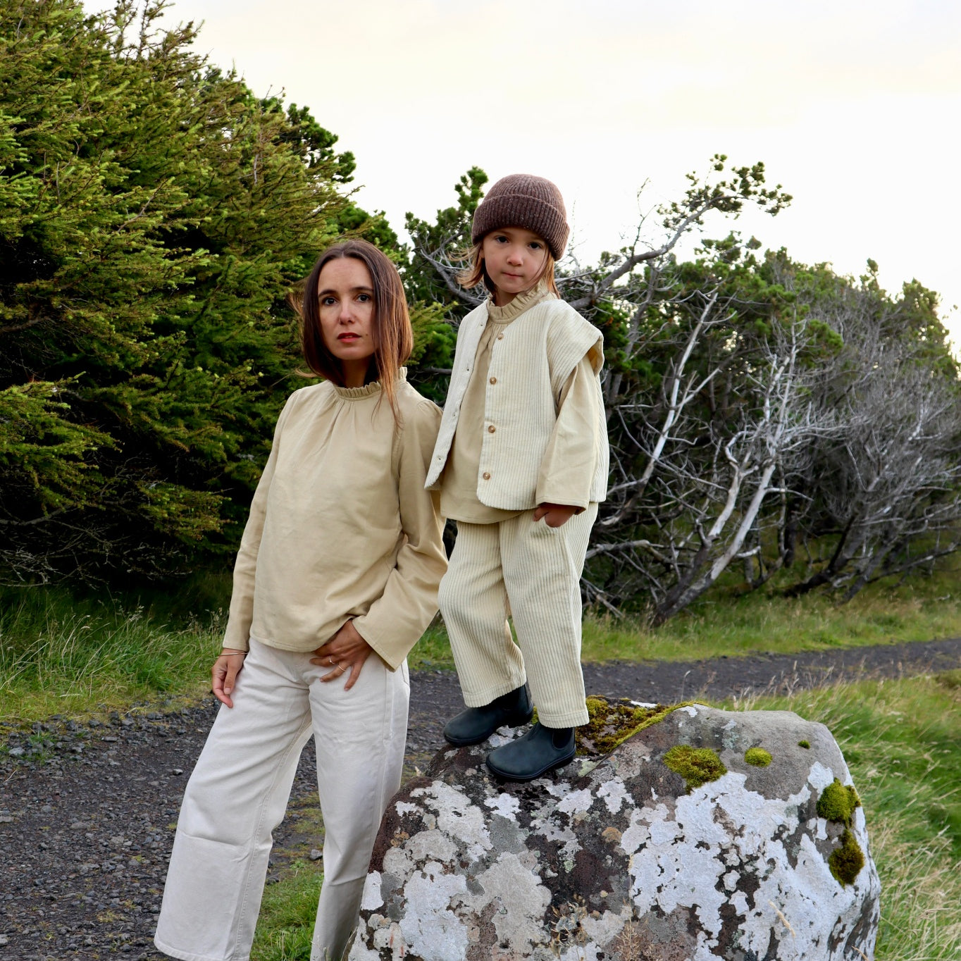 Pantalon kids Coing en velours côtelé coton bio – Pale khaki | Poudre Organic 2