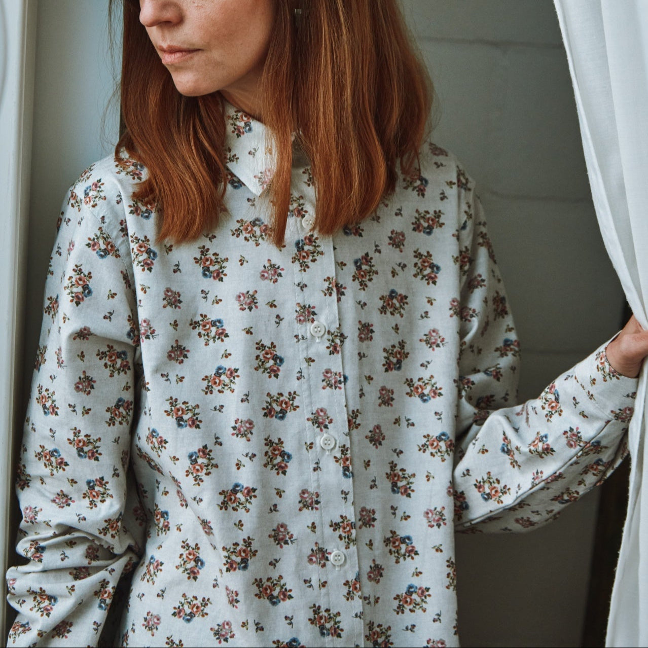 Blouse femme Capucine en coton bio – Fleuri rose gris | Poudre Organic 2