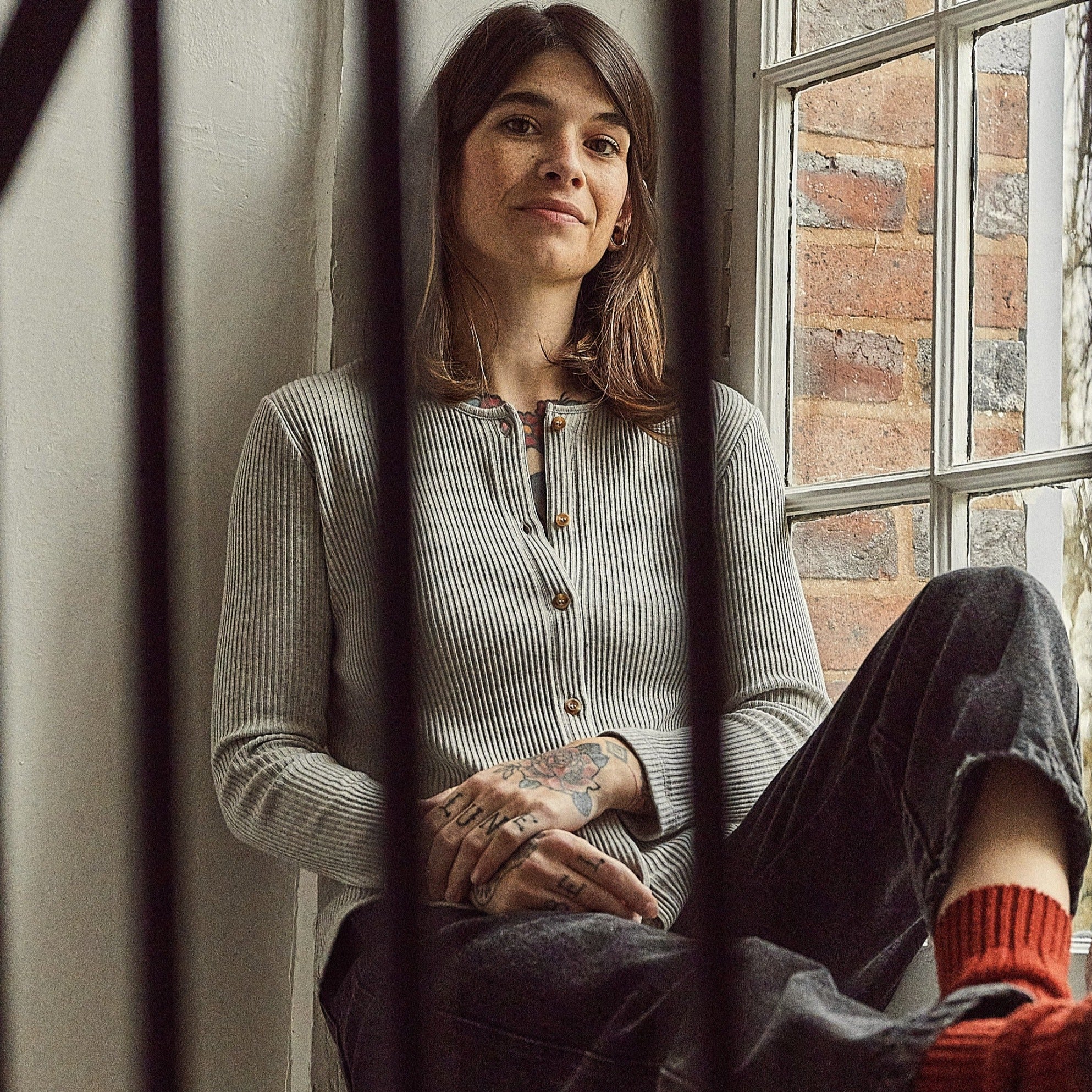 Cardigan femme Souci côtelé en coton bio – Gris Clair Chiné | Poudre Organic 3