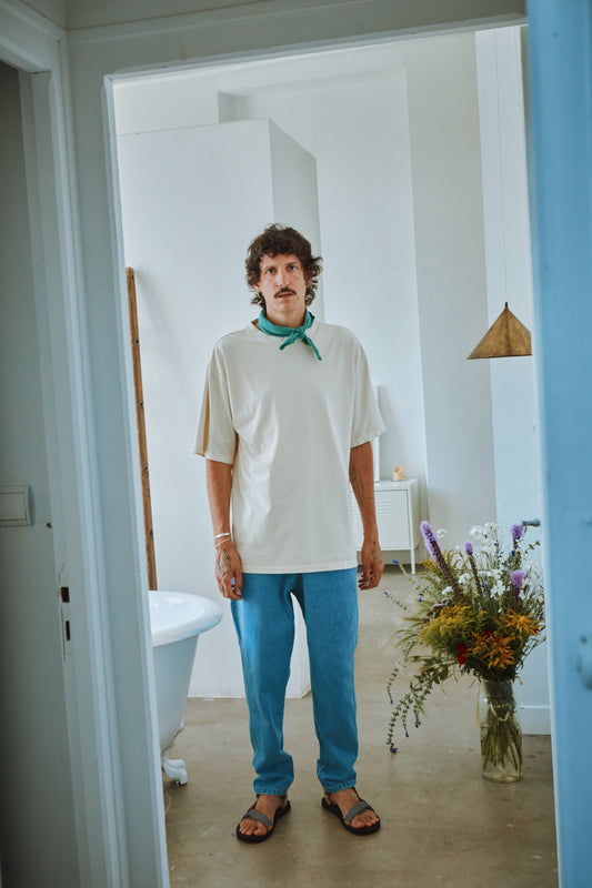 T-SHIRT SERINGAT Almond Milk