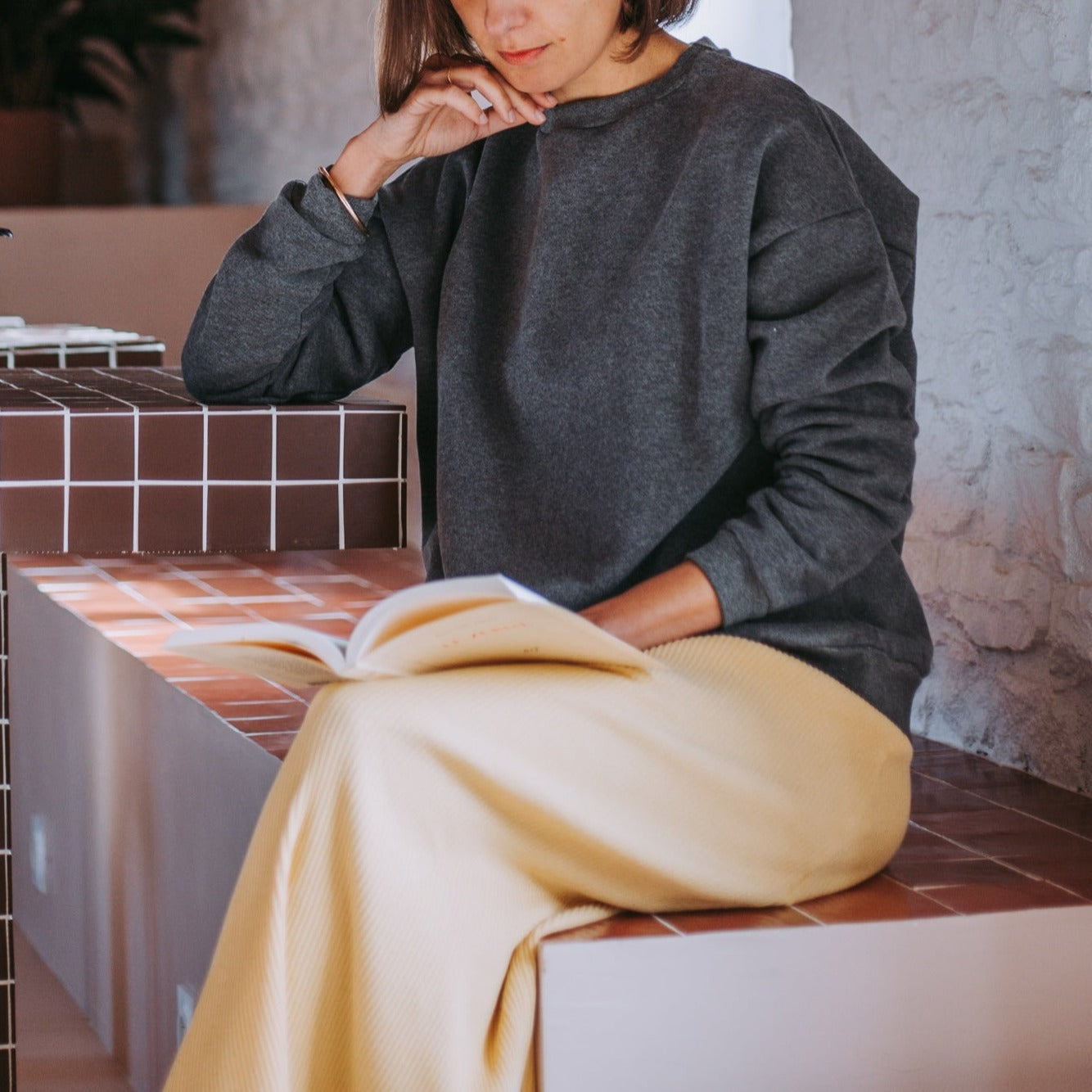 Sweatshirt femme Acentra en molleton coton bio – Anthracite | Poudre Organic 5