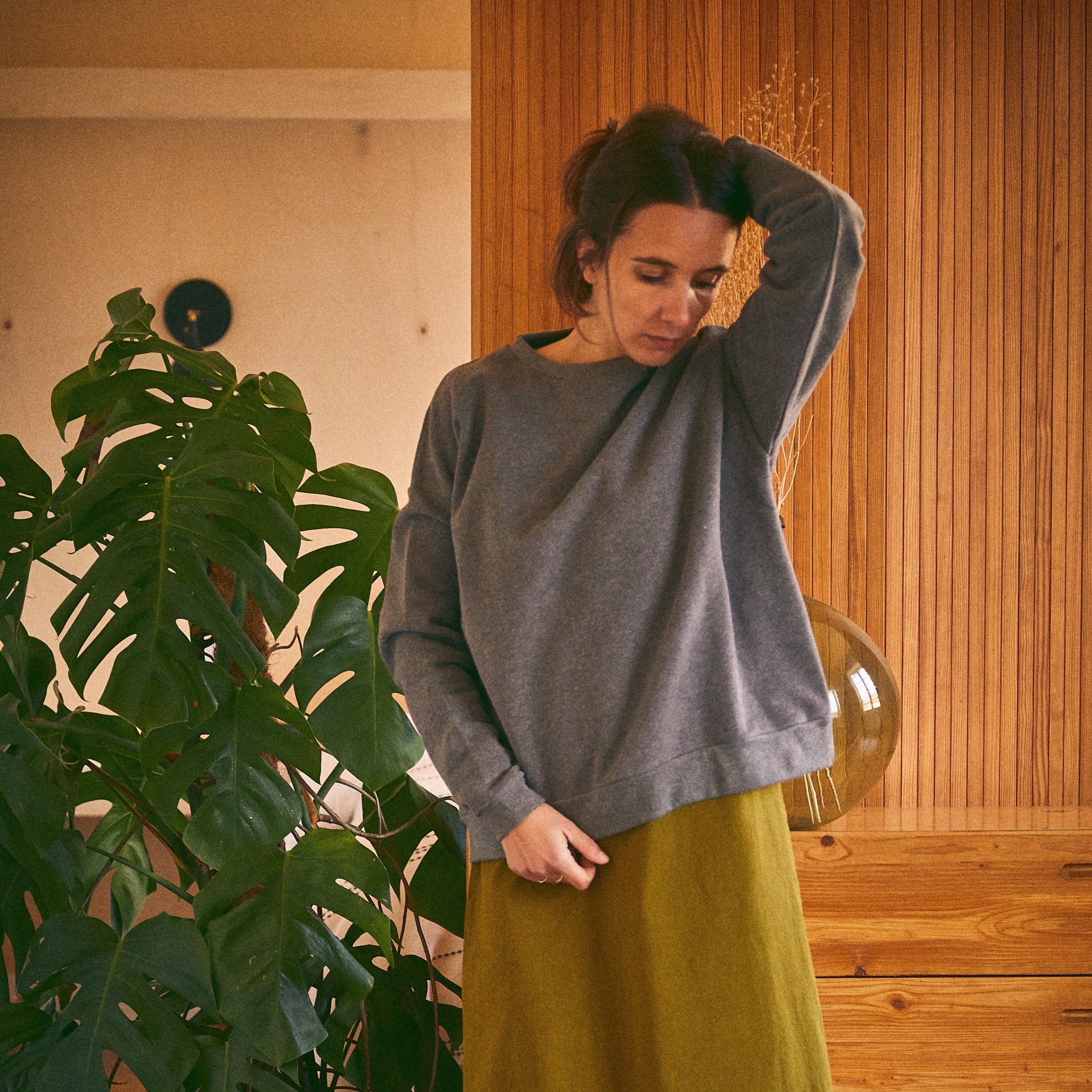 Sweatshirt femme Acentra en molleton coton bio – Anthracite | Poudre Organic 2