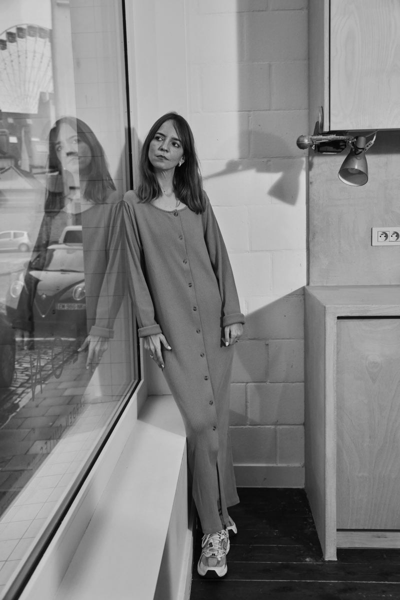 Robe femme Alcathea côtelée en coton bio – Pirate black | Poudre Organic 2