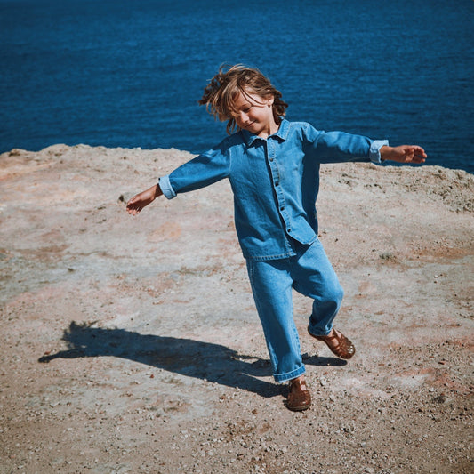 Blouse kids Belladone manches longues en coton bio – Denim blue | Poudre Organic2