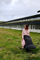 Cardigan femme Pétale en laine recyclée et fils écologiques – Soft Pink | Poudre Organic 3