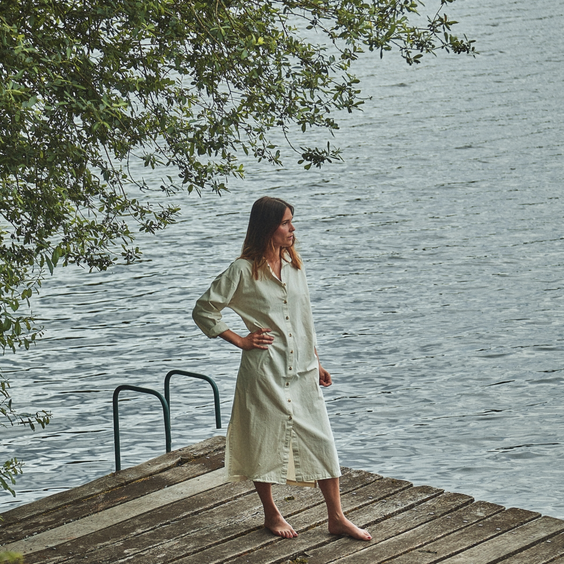 Robe Lis [Almond Milk]