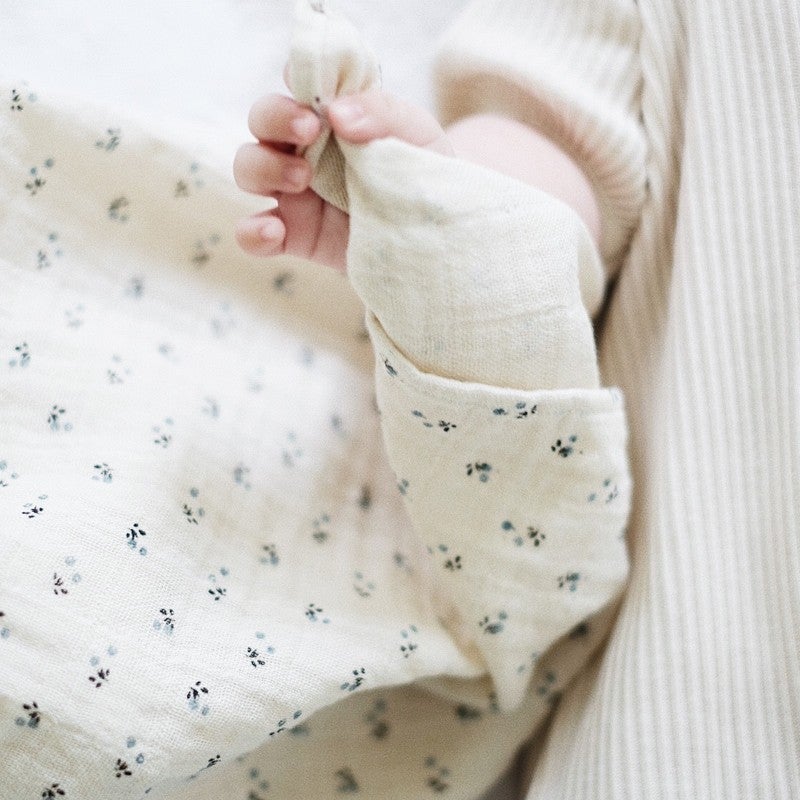 Grand lange bébé Sésame en coton bio – Hors saison blue surf | Poudre Organic 2