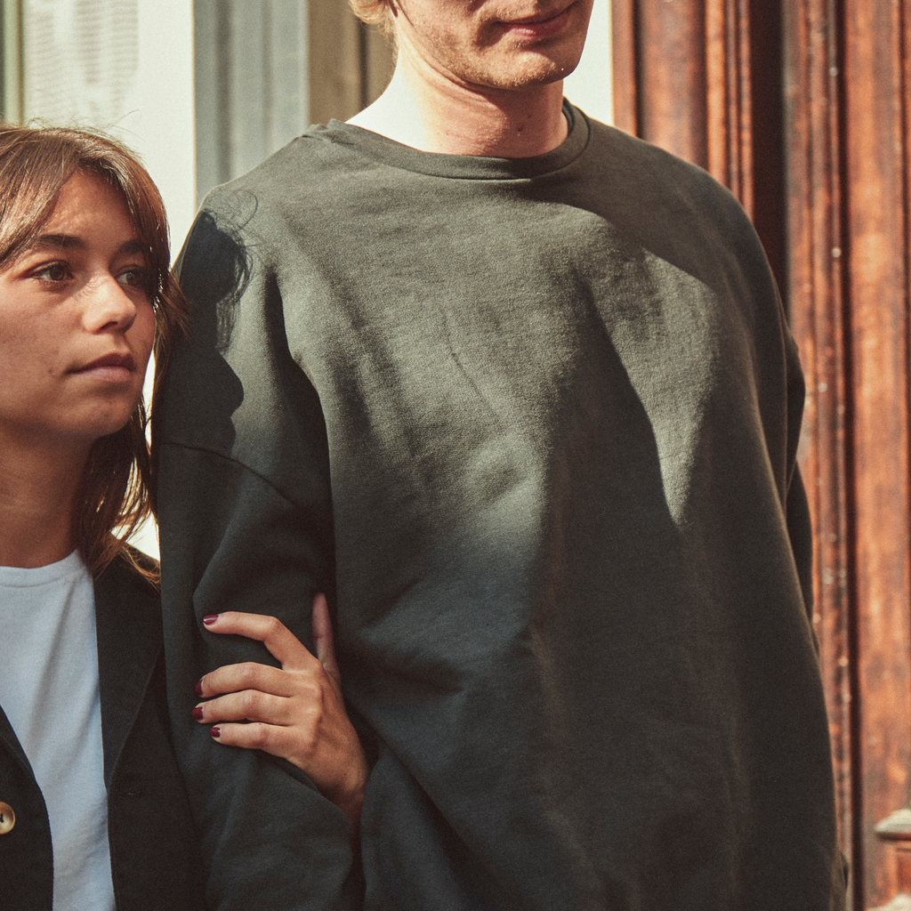SWEAT REDONDO • [Pirate Black]